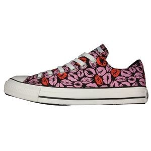 Converse Allstar lipstick kissy lips print